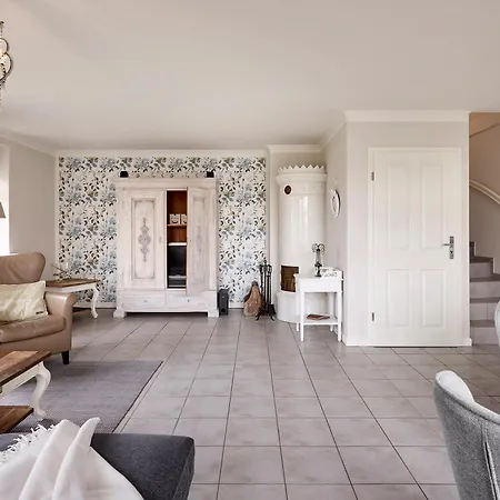 Haus Sofie بيت للعطل Utersum